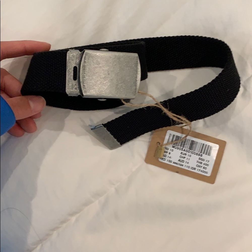 Brandy Melville Buckle belt